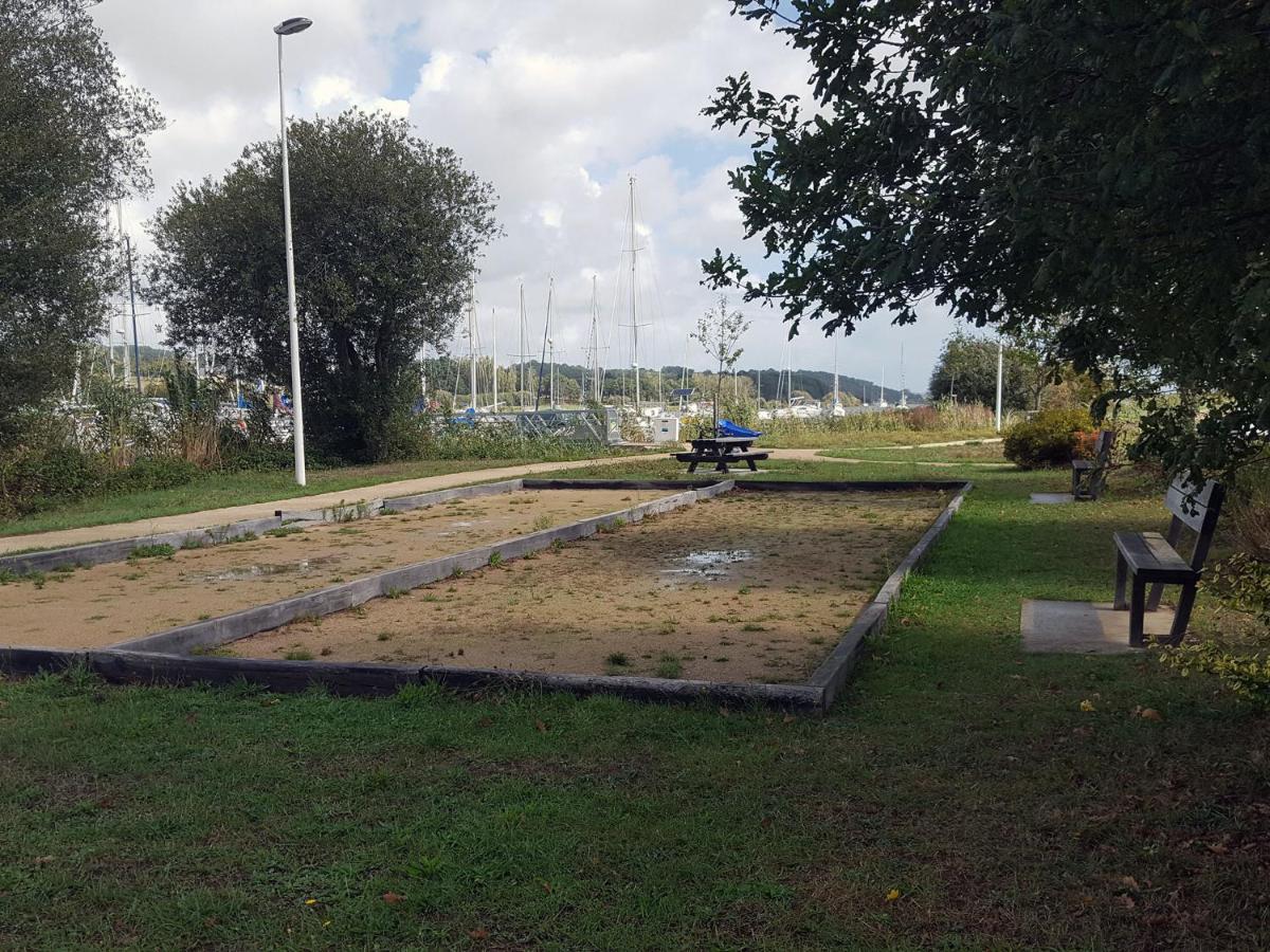 Vedette Hollandaise De 13 M Pour Sejour Insolite Hotel Nivillac Bagian luar foto