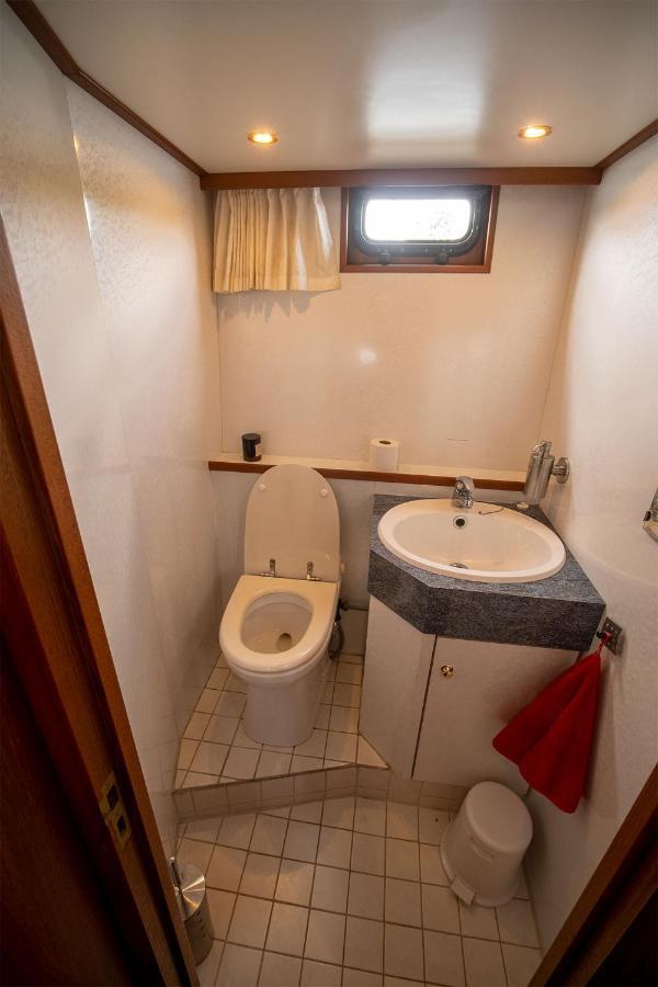 Vedette Hollandaise De 13 M Pour Sejour Insolite Hotel Nivillac Bagian luar foto
