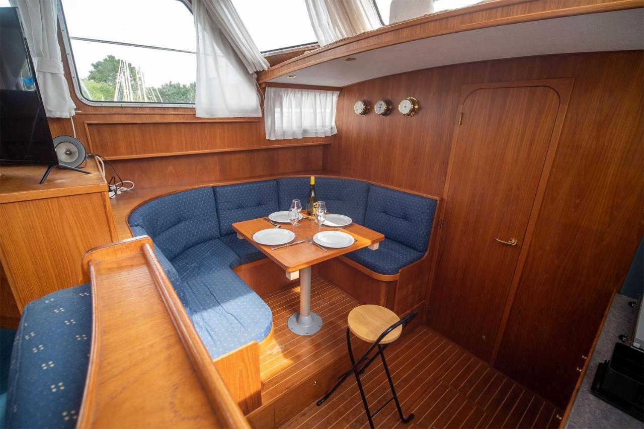 Vedette Hollandaise De 13 M Pour Sejour Insolite Hotel Nivillac Bagian luar foto