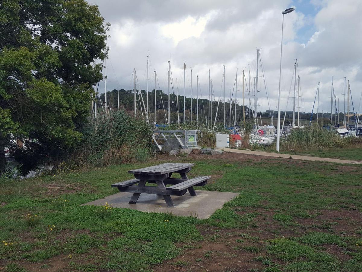 Vedette Hollandaise De 13 M Pour Sejour Insolite Hotel Nivillac Bagian luar foto