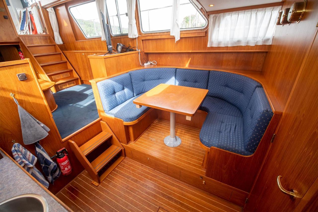 Vedette Hollandaise De 13 M Pour Sejour Insolite Hotel Nivillac Bagian luar foto